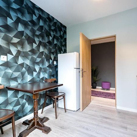 Felicity Apartment By The Park Bukares Bagian luar foto