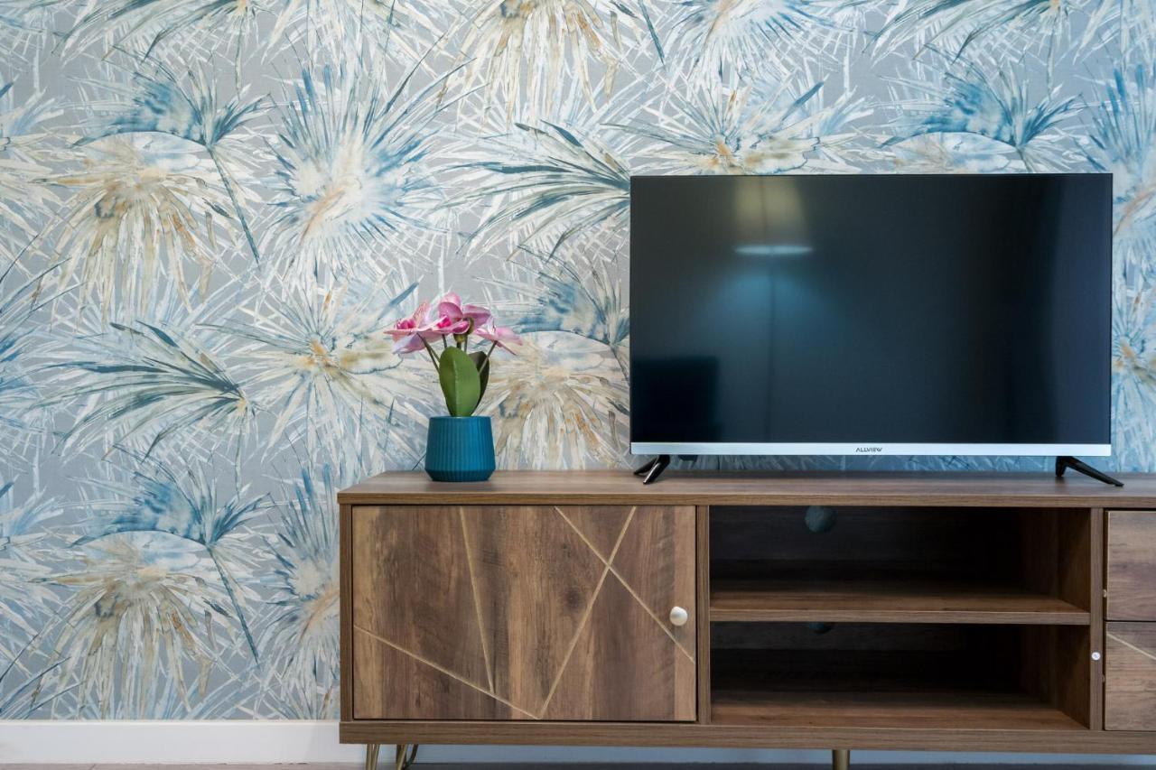Felicity Apartment By The Park Bukares Bagian luar foto
