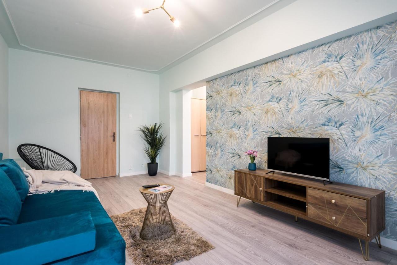 Felicity Apartment By The Park Bukares Bagian luar foto