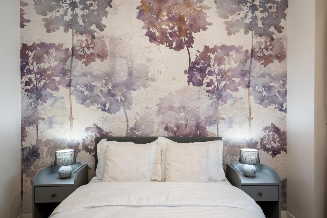Felicity Apartment By The Park Bukares Bagian luar foto