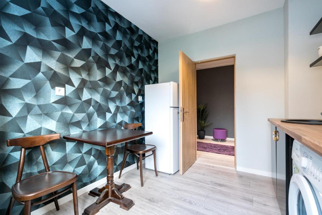Felicity Apartment By The Park Bukares Bagian luar foto